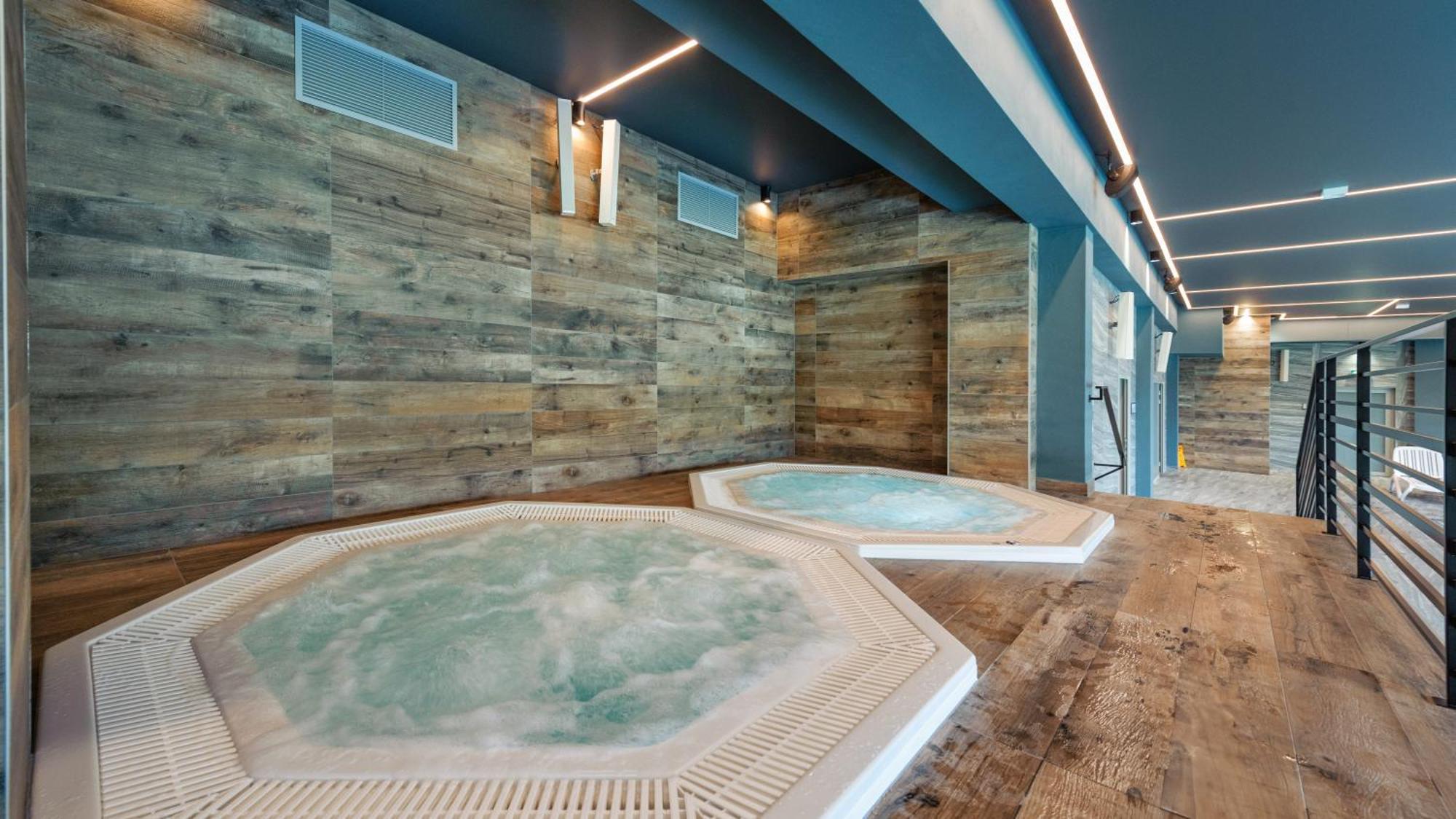 Blue Premium Pool Sauna Fitness Free Kolobřeh Exteriér fotografie